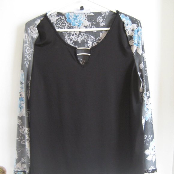 Classic Editions, ladies blouse, L, Blue/Black with white flowers - Picture 2 of 7